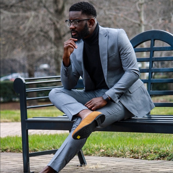 Men’s 2 Piece Gray Suit - Picture 4 of 5